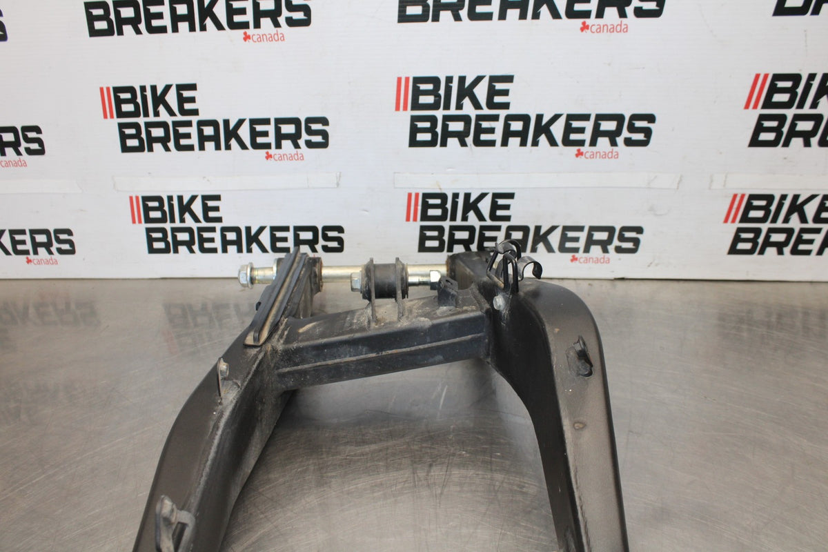 23 KAWASAKI NINJA 650 EX650 REAR SWINGARM BACK SUSPENSION SWING ARM BB920