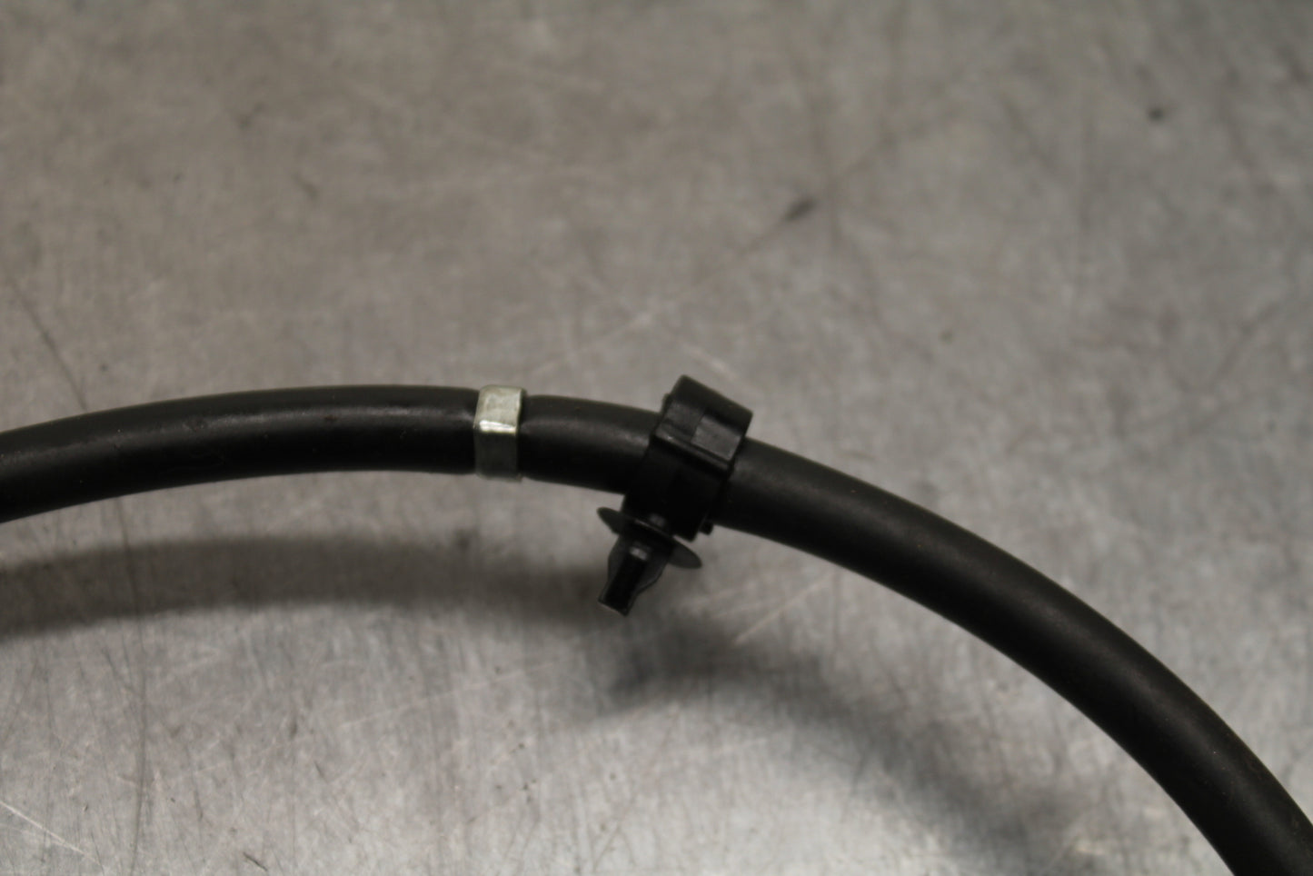 04-05 YAMAHA YZF R1 CLUTCH CABLE LINE BB131