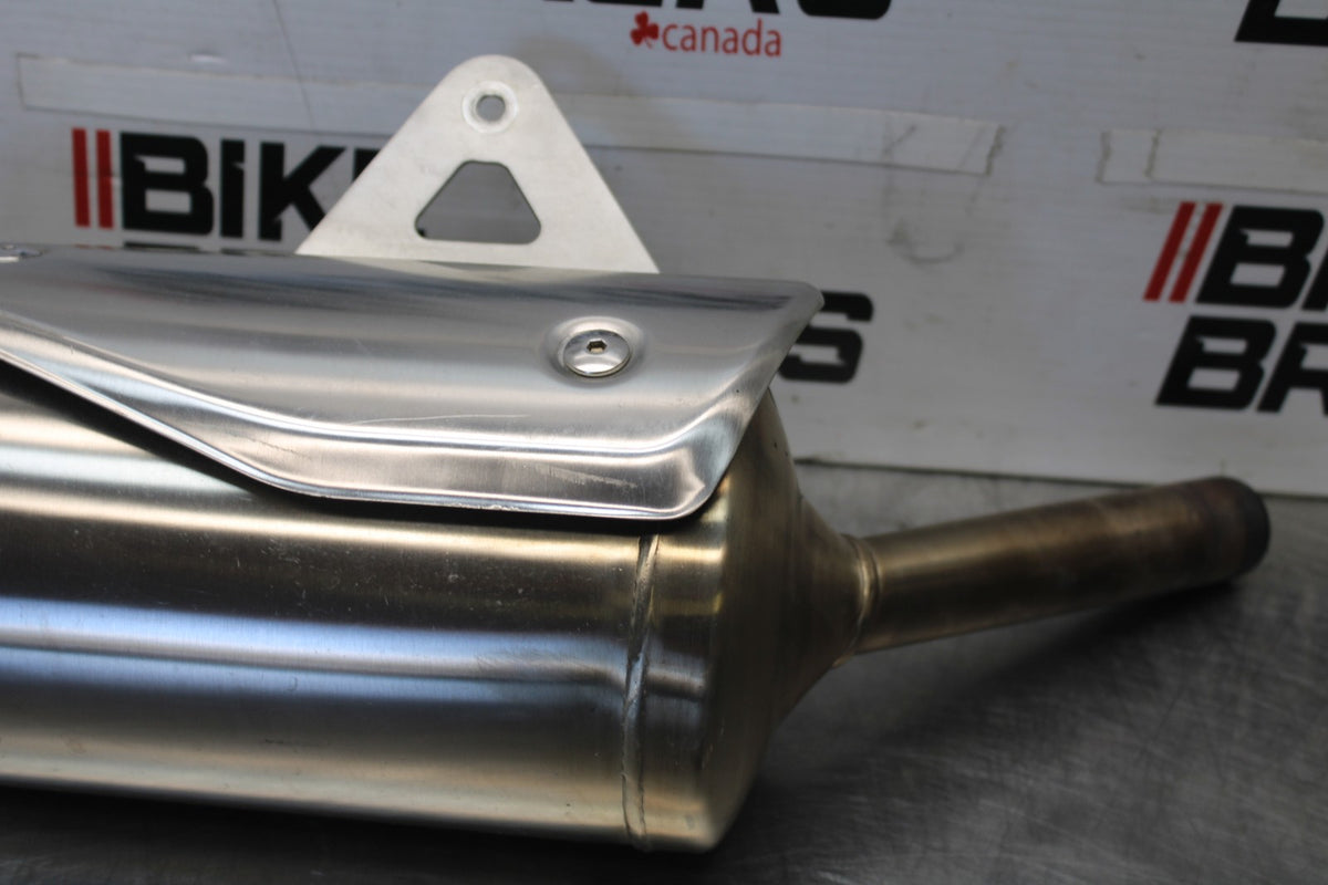 12 TRIUMPH STREET TRIPLE R RIGHT EXHAUST PIPE MUFFLER SLIP ON CAN SILENCER BB914