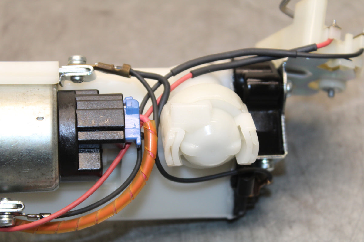 06-07 SUZUKI GSXR750 FUEL PUMP GAS PETROL SENDER UNIT 15100-01H00  BB670