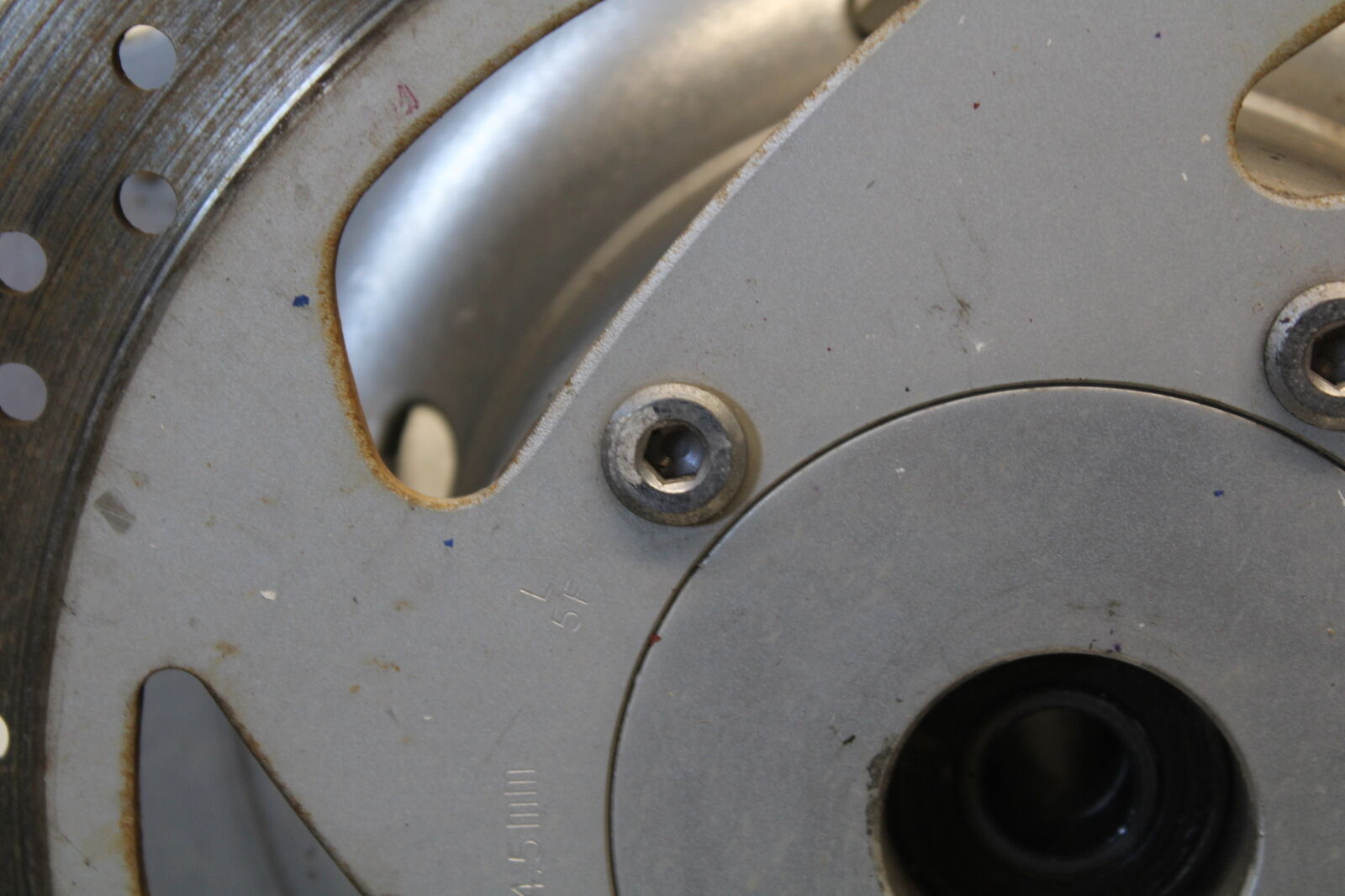 05-09 SUZUKI BOULEVARD C90 FRONT WHEEL FRONT RIM BB692