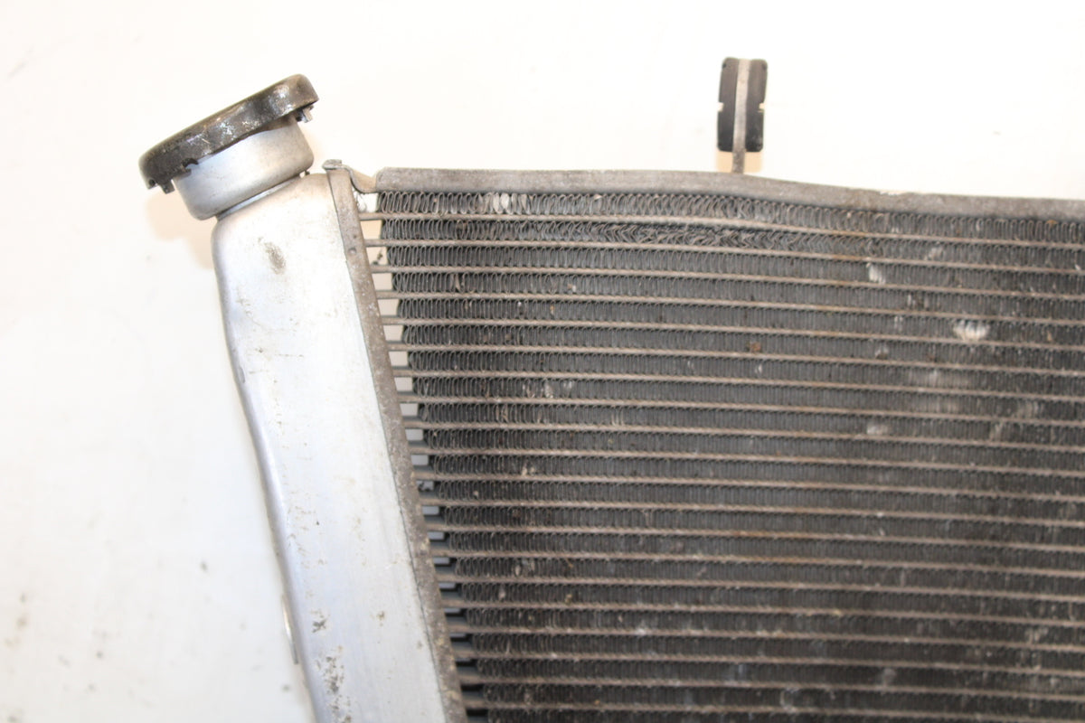 05-06 SUZUKI GSXR1000 ENGINE RADIATOR MOTOR COOLER COOLING 17710-41G00 BB677