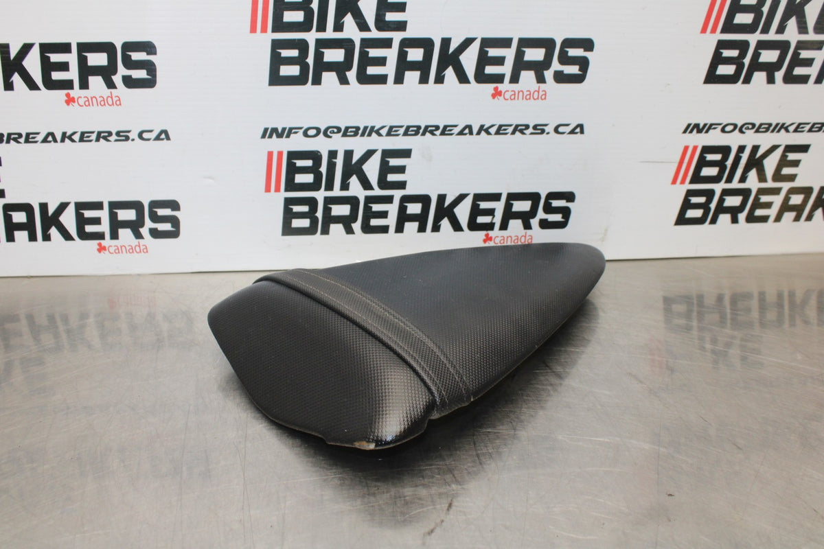 07-08 KAWASAKI NINJA ZX6R REAR BACK PASSENGER TANDEM SEAT PAD SADDLE  BB203