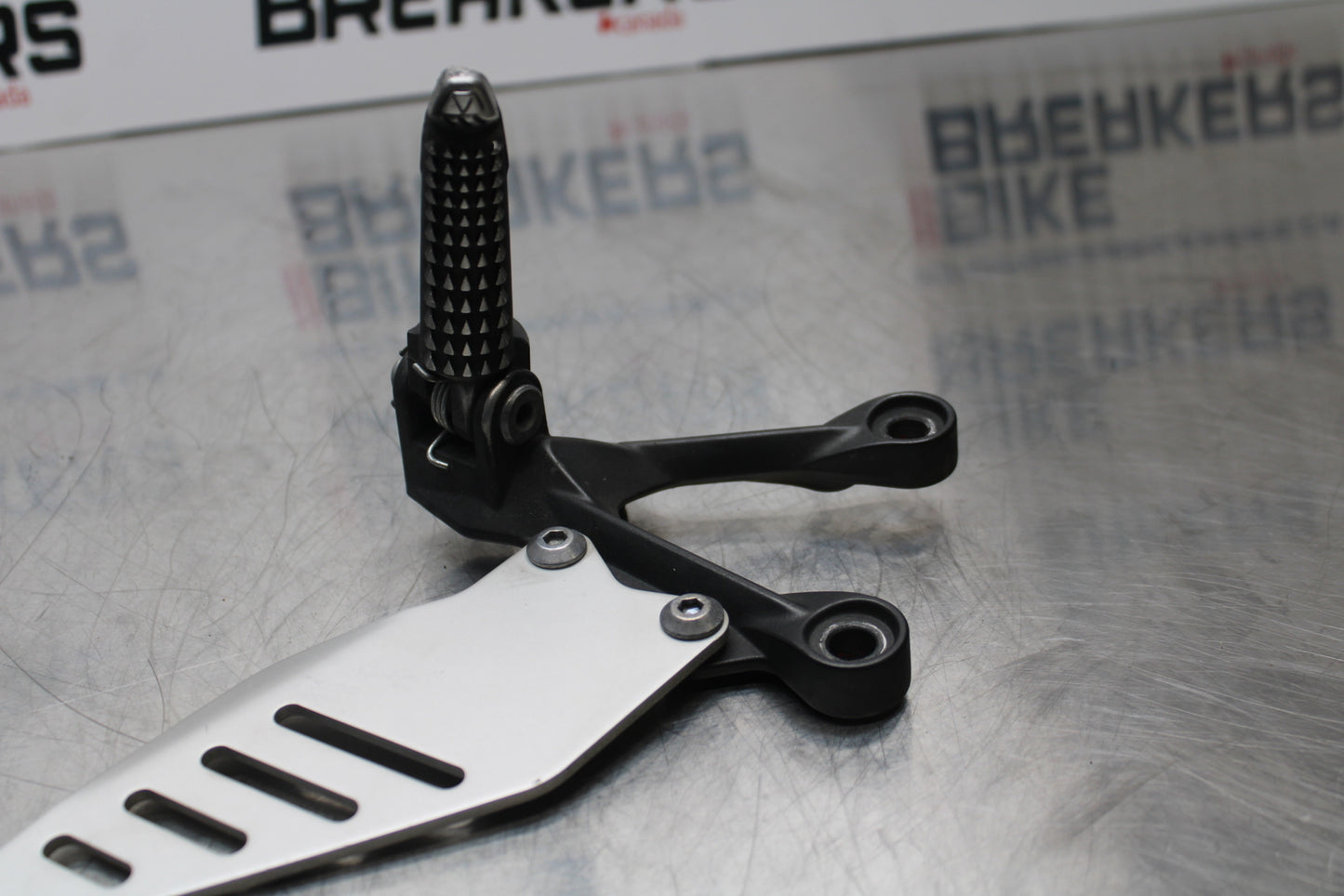 13-17 KAWASAKI NINJA ZX6R ZX636 ABS LEFT REARSET REAR SET DRIVER FOOT PEG BB143