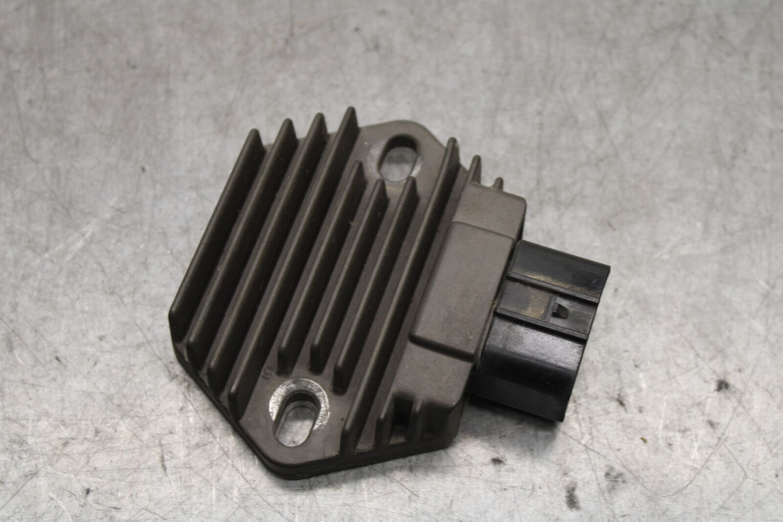 04-06 HONDA SHADOW 750 VT750C RECTIFIER VOLTAGE REGULATOR BB352