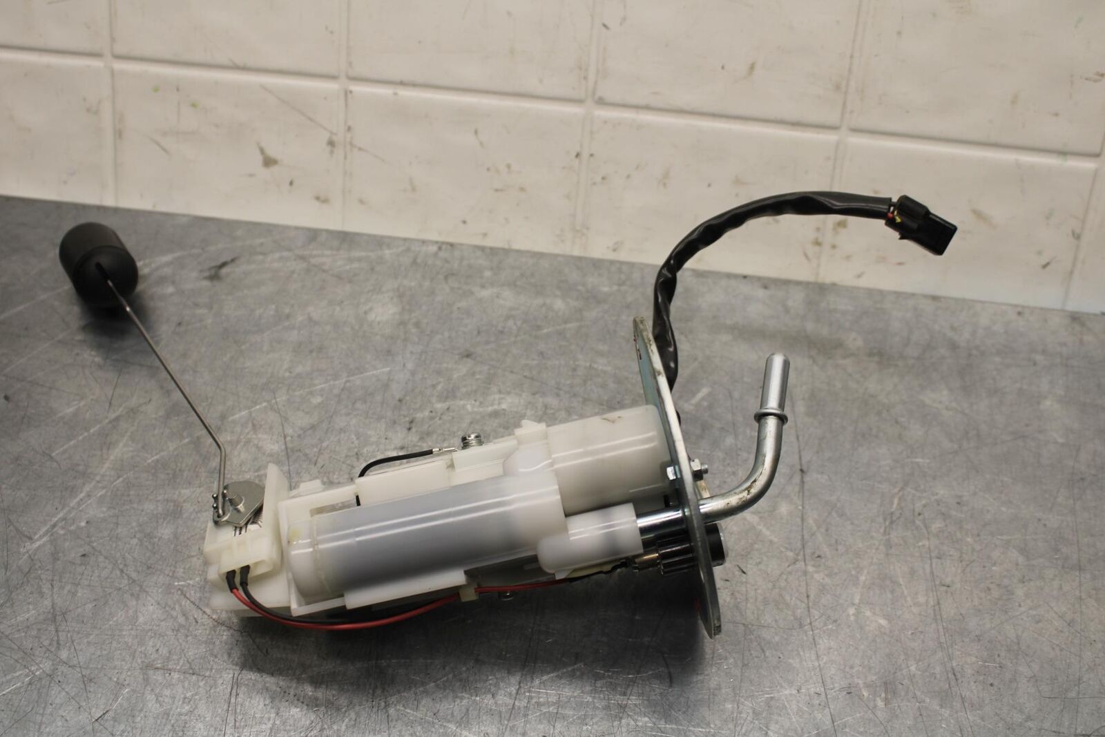 20 KAWASAKI Z400 ER400 ABS FUEL PUMP GAS PETROL SENDER UNIT BB586