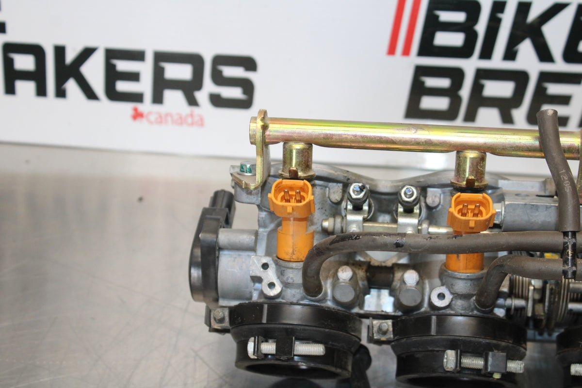 05-06 HONDA CBR600RR MAIN FUEL INJECTORS / THROTTLE BODIES BB159