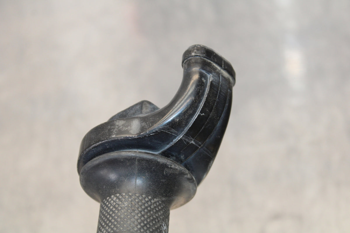 96-07 YAMAHA YZF600R THROTTLE CABLE LINE HOUSING GUIDE BB158