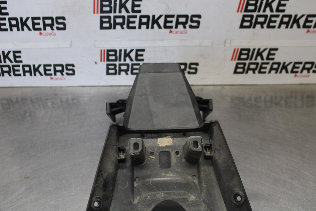 19 BMW F750GS REAR BACK FENDER MUD GUARD BB938