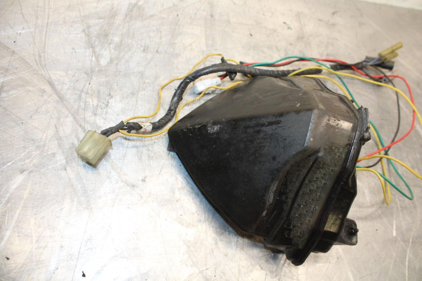 04-06 YAMAHA YZF R1 INTEGRATED REAR TAIL TAILLIGHT BACK BRAKE LIGHT BB491