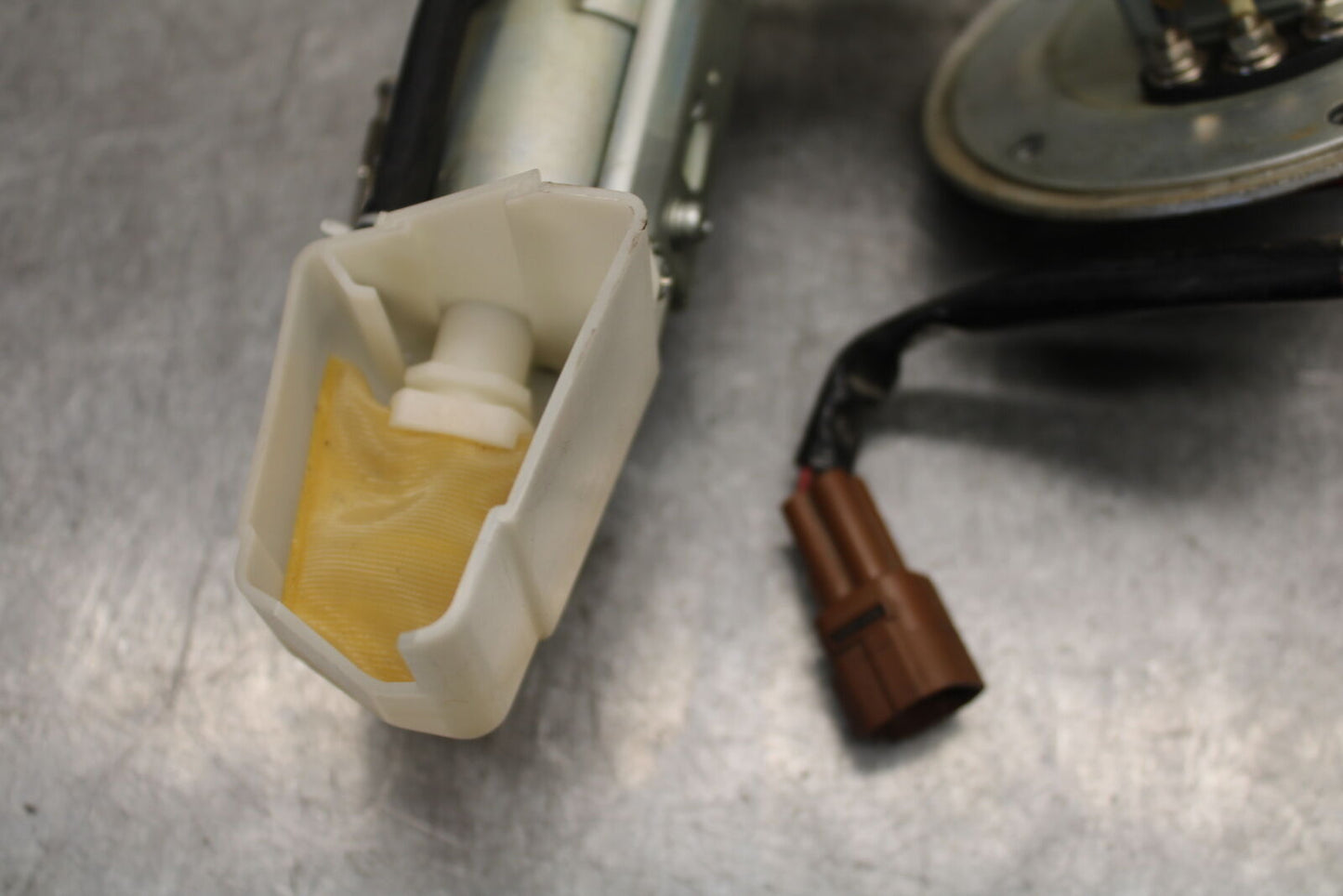 05-06 SUZUKI BOULEVARD M50 FUEL PUMP 15100-10F10 15100-39G00 15100-41F10 BB671