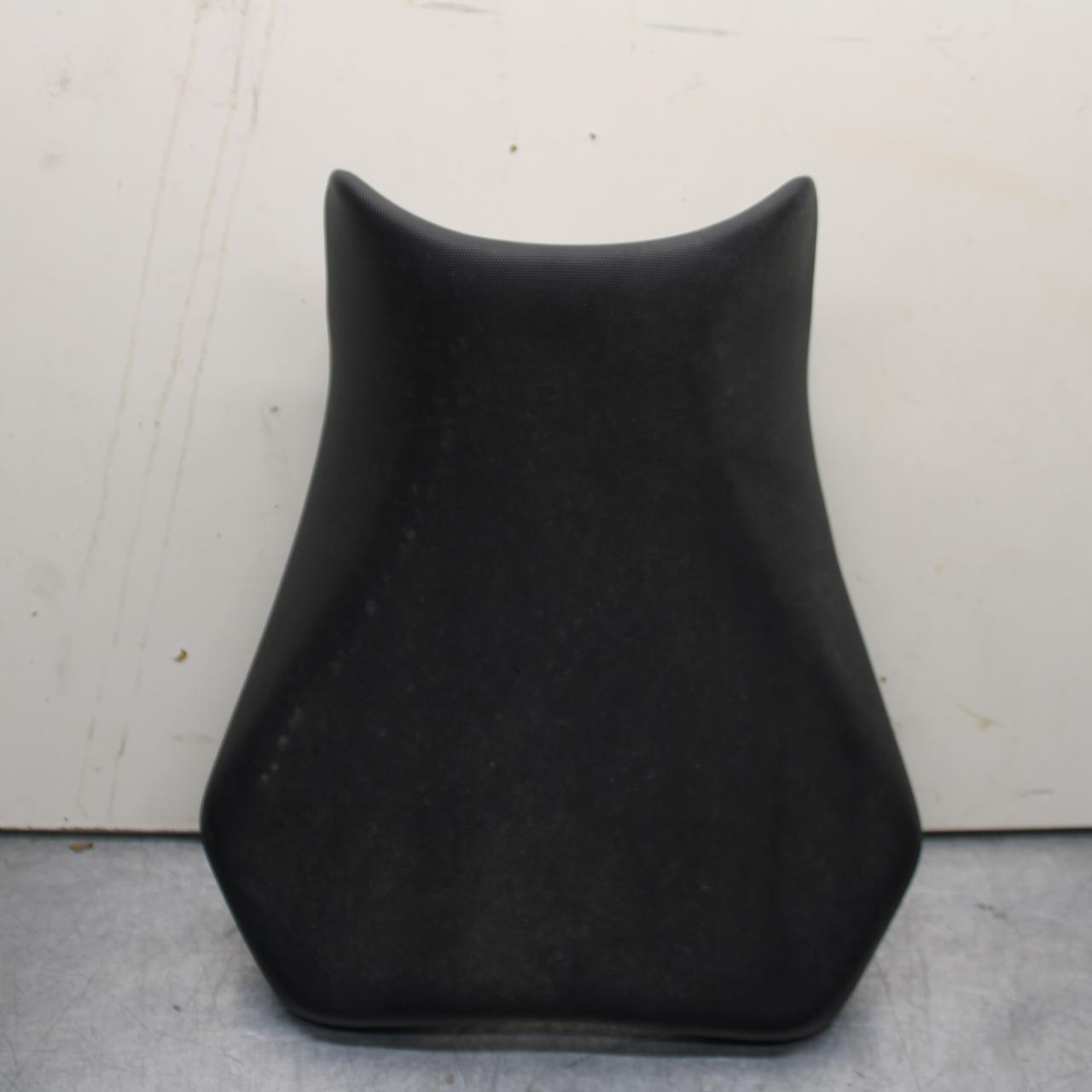 2011 Suzuki GSXR600 FRONT DRIVERS SEAT PAD SADDLE 45100-14J10-DW2 BB602
