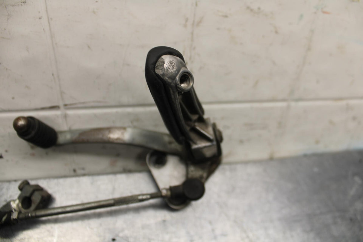 89-90 YAMAHA FZR600 LEFT REARSET REAR SET FOOT PEG W SHIFTER BB76