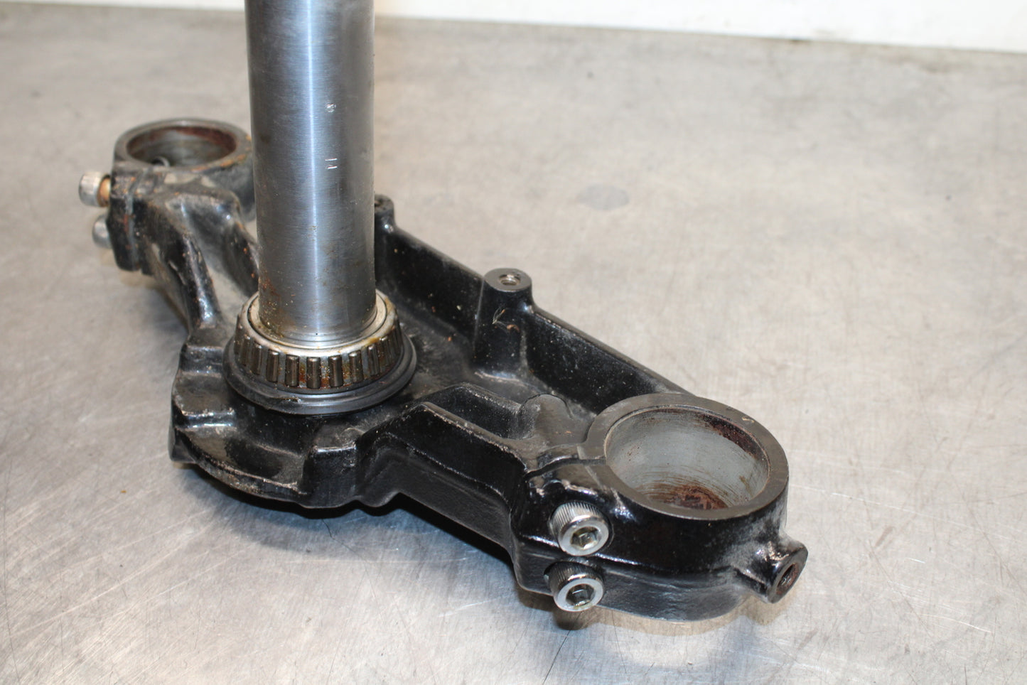 05-08 KAWASAKI VULCAN 1500 VN1500N CLASSIC FORKS CLAMP LOWER TRIPLE TREE BB133