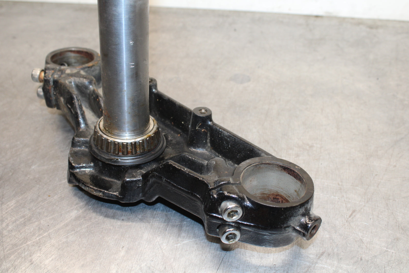 05-08 KAWASAKI VULCAN 1500 VN1500N CLASSIC FORKS CLAMP LOWER TRIPLE TREE BB133