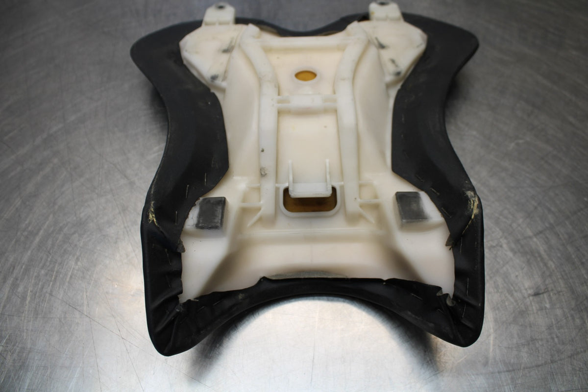 04-05 YAMAHA YZF R1 FRONT DRIVERS SEAT PAD SADDLE PILLION BB173