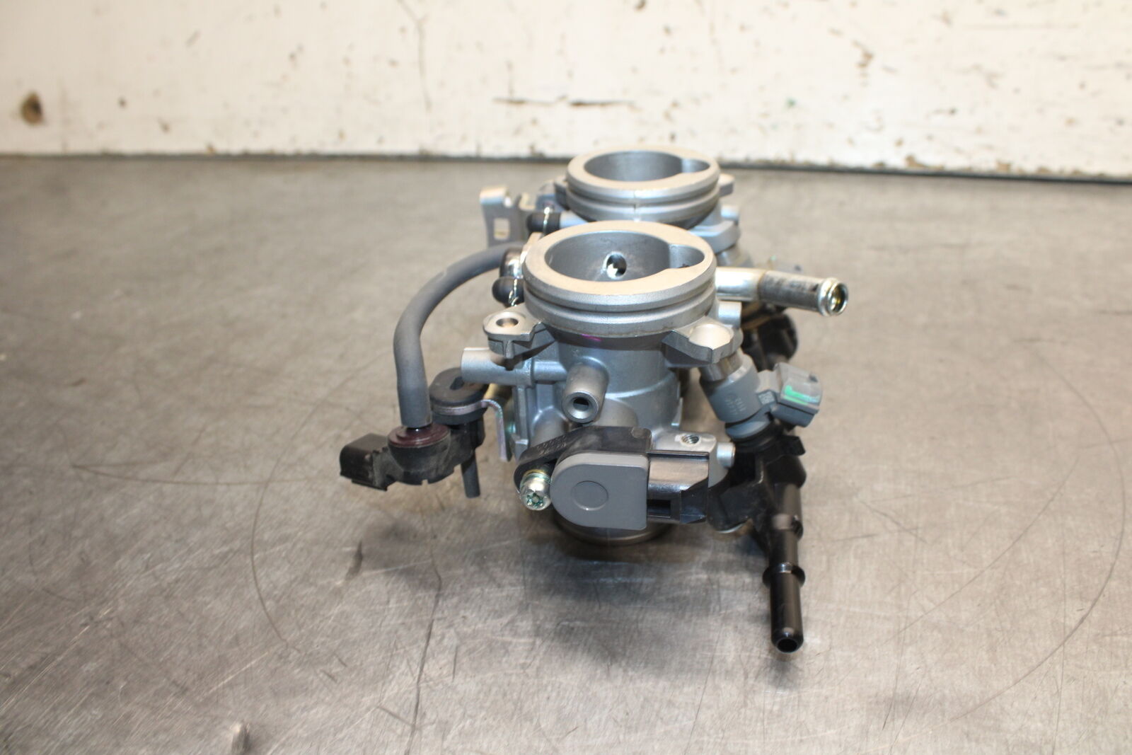 18-23 KAWASAKI NINJA 400 EX400 ABS MAIN FUEL INJECTORS / THROTTLE BODIES BB747