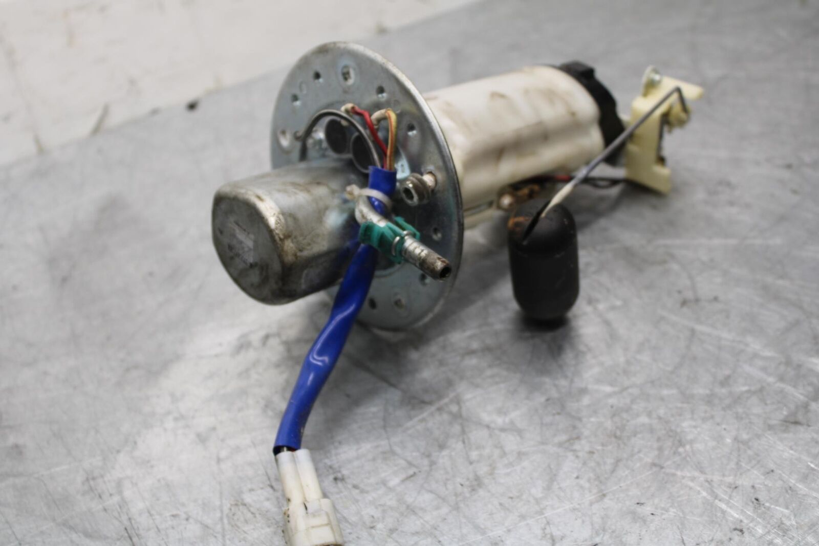 06-07 SUZUKI GSXR600 FUEL PUMP GAS PETROL SENDER UNIT BB447