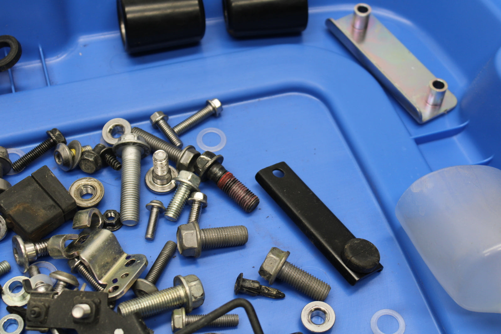 24 KAWASAKI NINJA 500 ABS MOUNTING BOLTS HARDWARE MOTOR SCREWS BB730