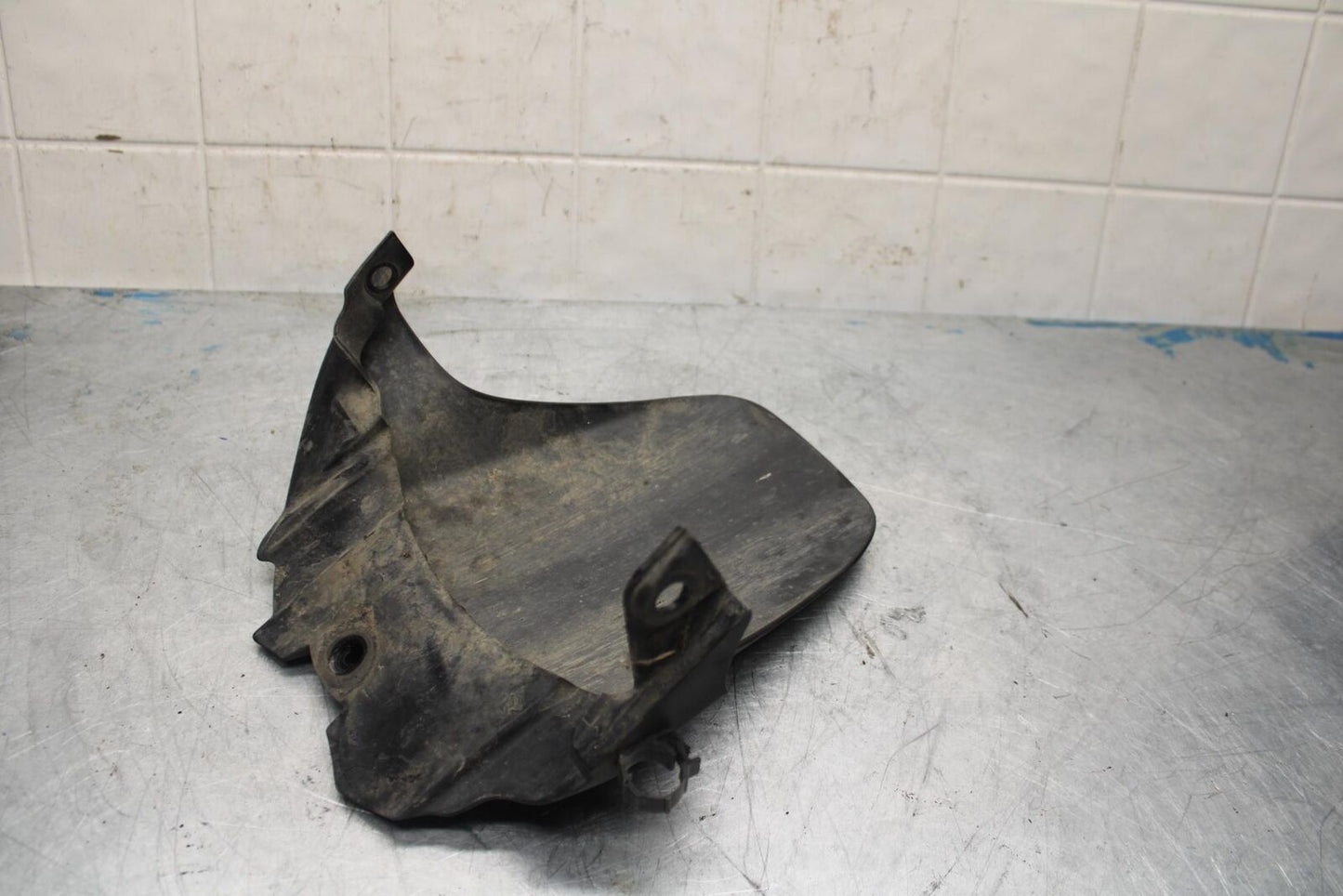 06-07 SUZUKI GSXR750 REAR BACK WHEEL TIRE HUGGER FENDER BB424