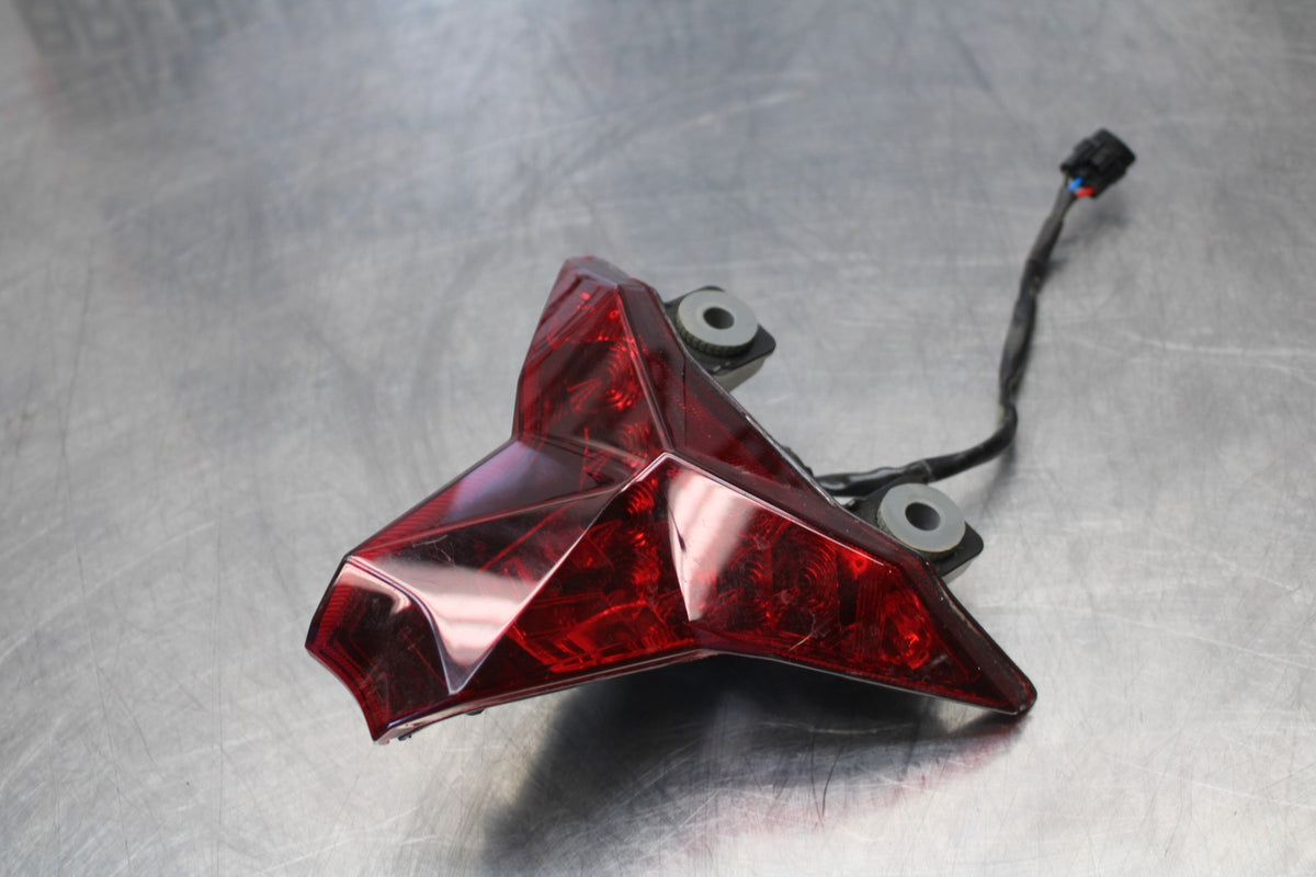 18-23 KAWASAKI NINJA 400 EX400 ABS REAR TAIL TAILLIGHT BACK BRAKE LIGHT BB177