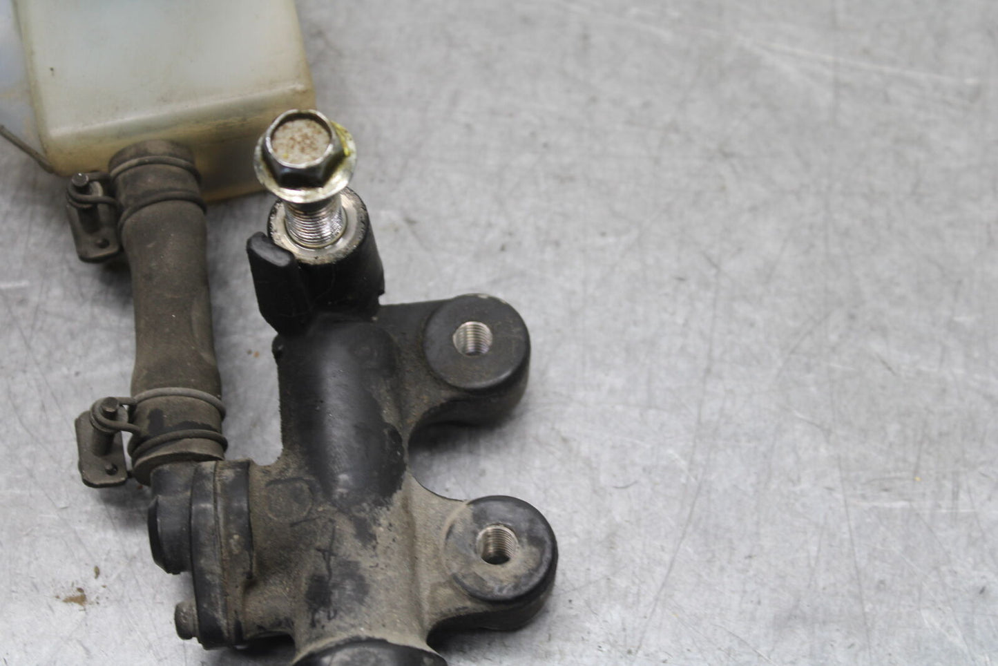 85-86 SUZUKI MADURA 1200 REAR BACK BRAKE MASTER CYLINDER W RESERVOIR  BB691