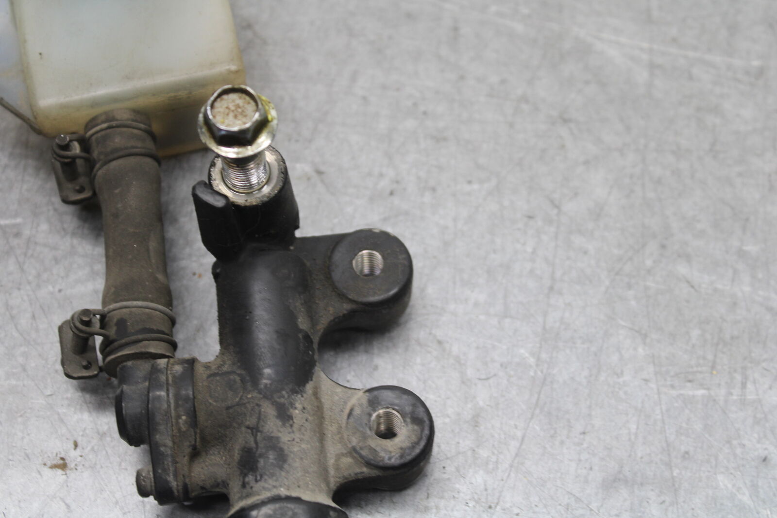 85-86 SUZUKI MADURA 1200 REAR BACK BRAKE MASTER CYLINDER W RESERVOIR  BB691