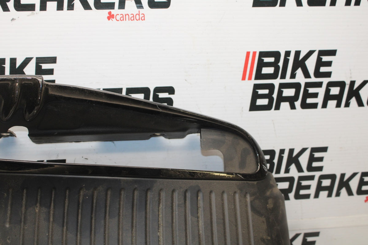 09-17 HARLEY-DAVIDSON V-ROD RADIATOR GRILLE GRILL SHIELD GUARD BB886