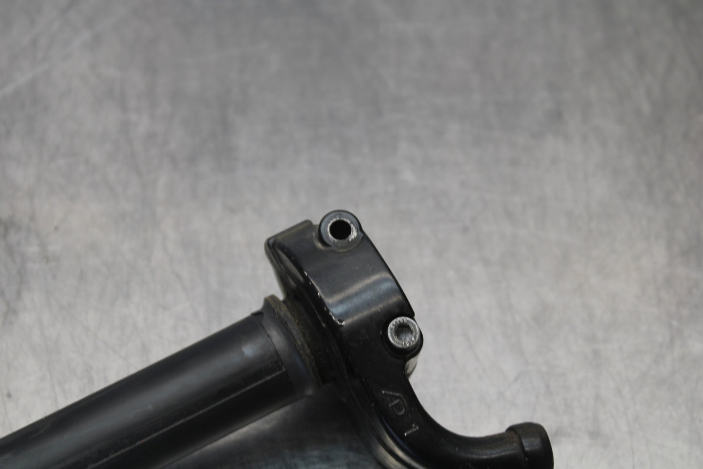 07-08 YAMAHA YZF R1 THROTTLE CABLE LINE HOUSING GUIDE BB160