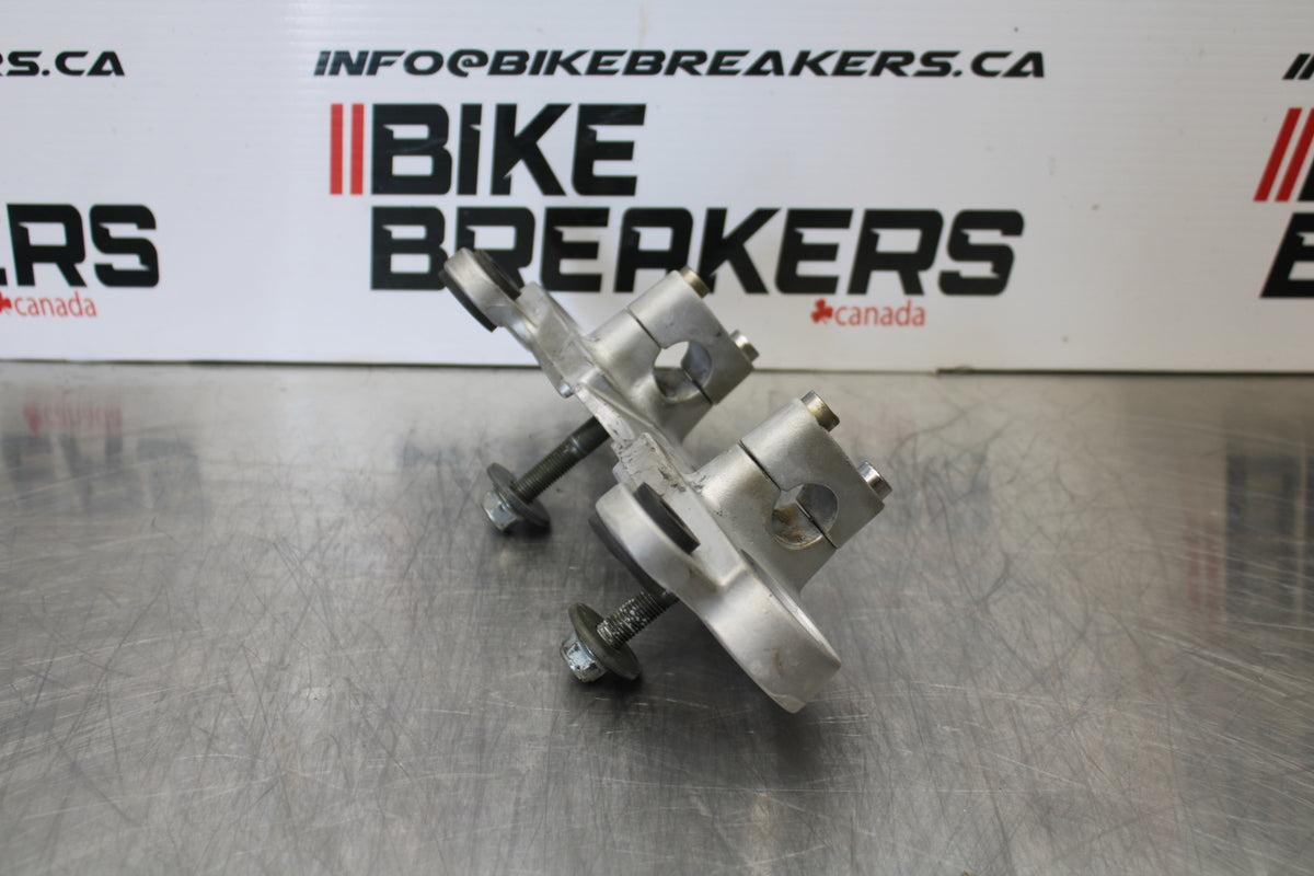 04-09 SUZUKI GS500F HANDLEBAR RISERS BB165