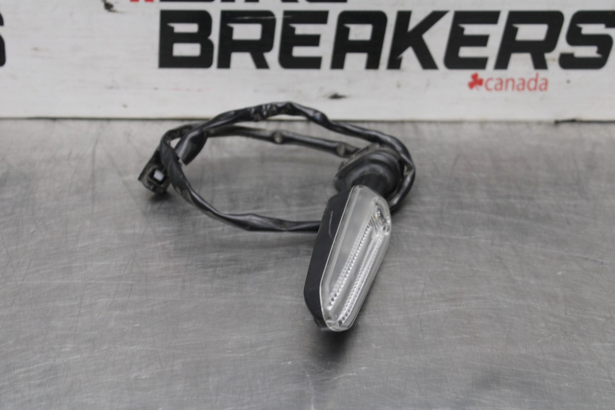 19-24 YAMAHA R3 LEFT REAR TURN SIGNAL LIGHT INDICATOR BB942