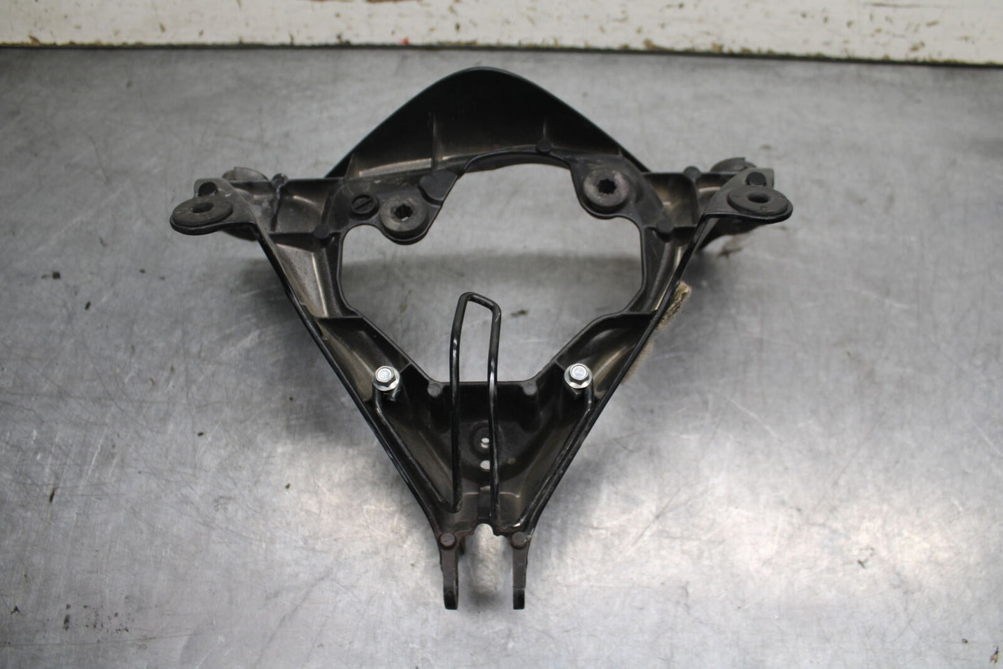 08-09 SUZUKI GSXR600 UPPER FAIRING MIRROR GAUGES STAY BRACKET BB728