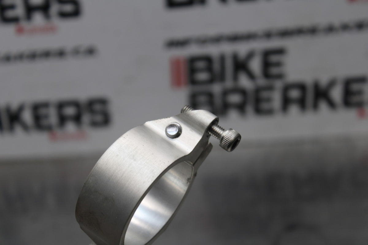 18 YAMAHA YZF R1  RIGHT CLIP ON HANDLEBAR BB838