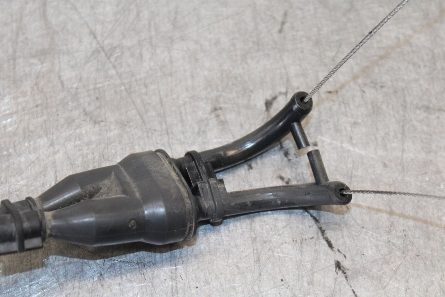 08-16 YAMAHA YZF R6 THROTTLE CABLES LINES 13S-26302-00-00 BB665