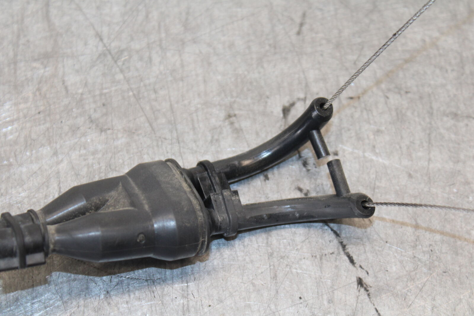 08-16 YAMAHA YZF R6 THROTTLE CABLES LINES 13S-26302-00-00 BB665
