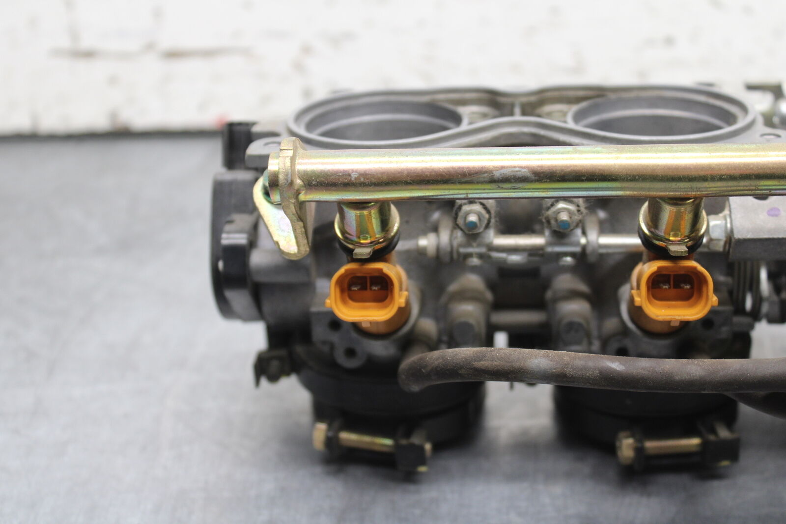 05-06 HONDA CBR600RR MAIN FUEL INJECTORS / THROTTLE BODIES BB727
