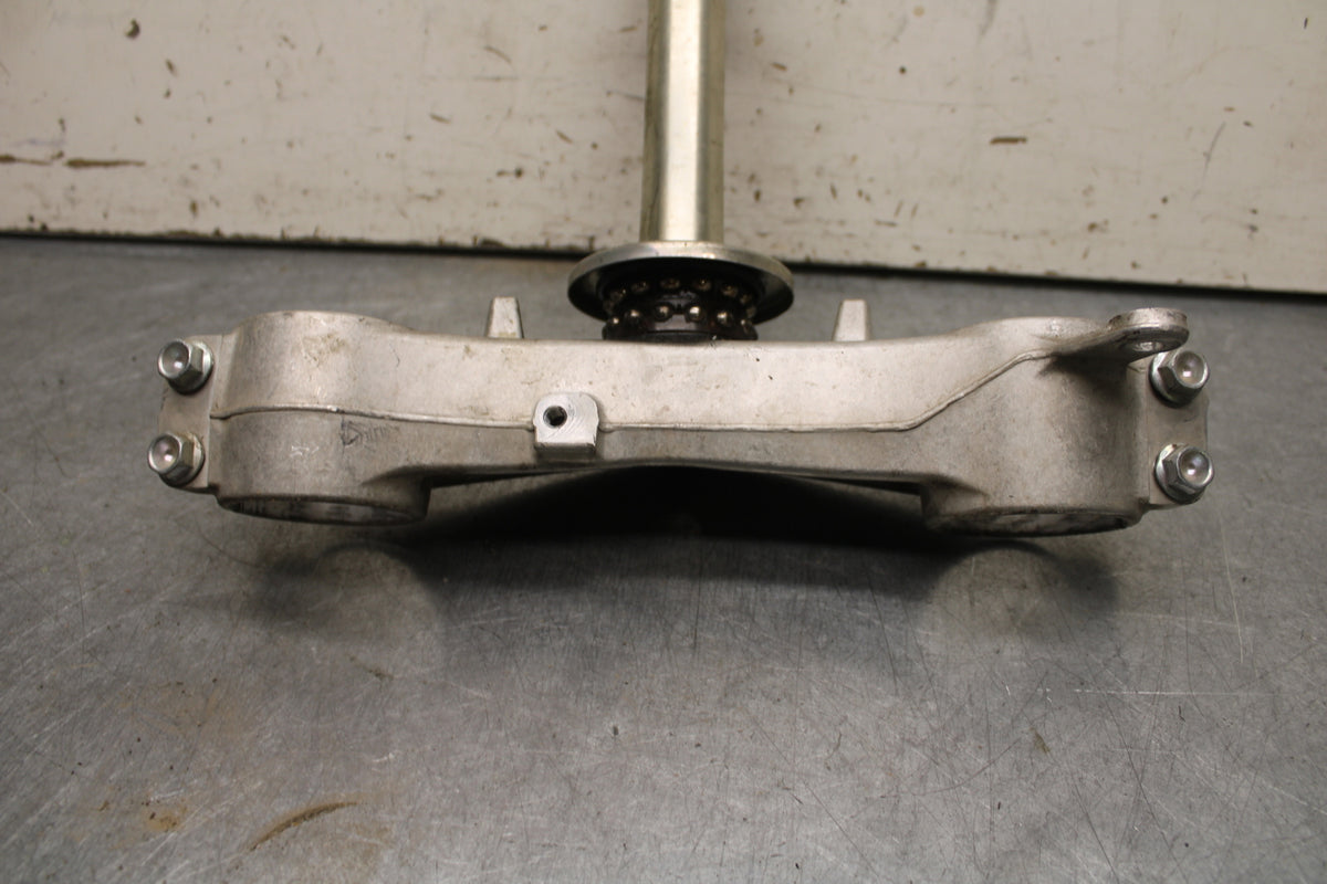 06-07 SUZUKI GSXR750 FRONT FORKS CLAMP LOWER TRIPLE TREE STEM 51311-01H00 BB670