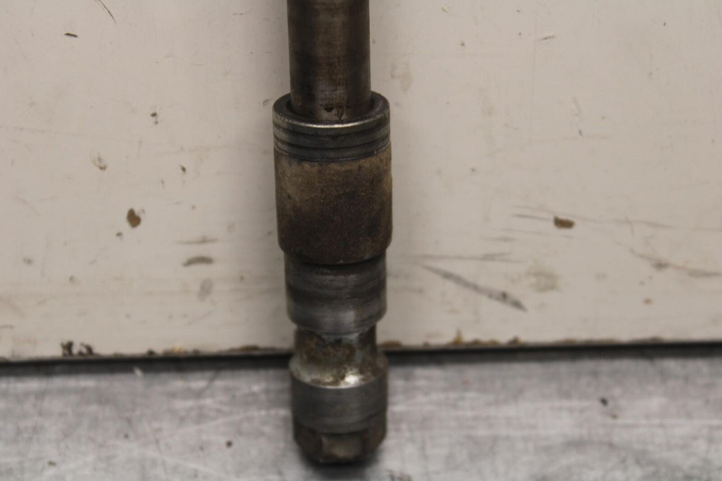1983 Honda V45 Magna VF750C FRONT WHEEL RIM AXLE PIVOT BOLT 44301-461-770 BB91