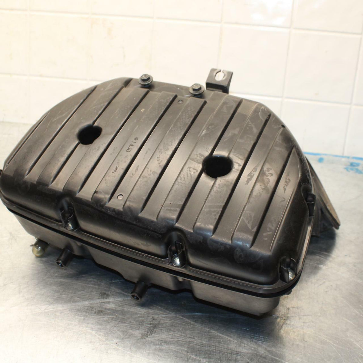 11-17 SUZUKI GSXR600 AIRBOX AIR INTAKE FILTER BOX BB417 #B