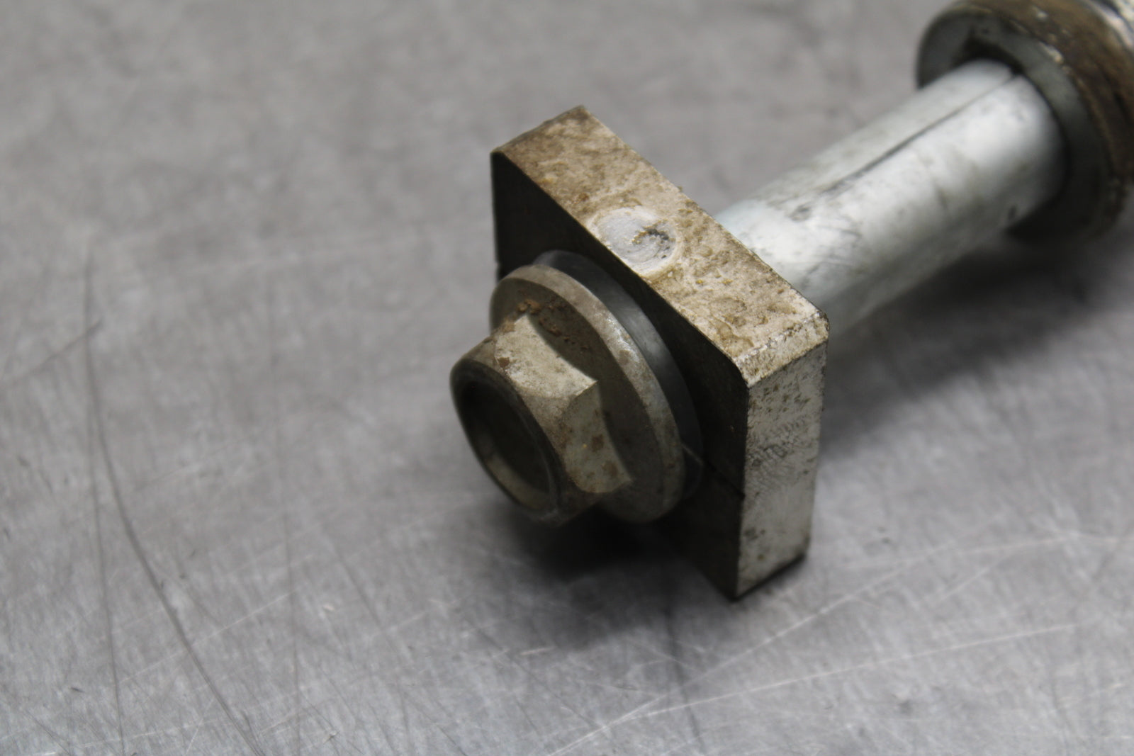 12-17 KAWASAKI NINJA 650 REAR AXLE BACK WHEEL RIM PIVOT BOLT AXEL BB129