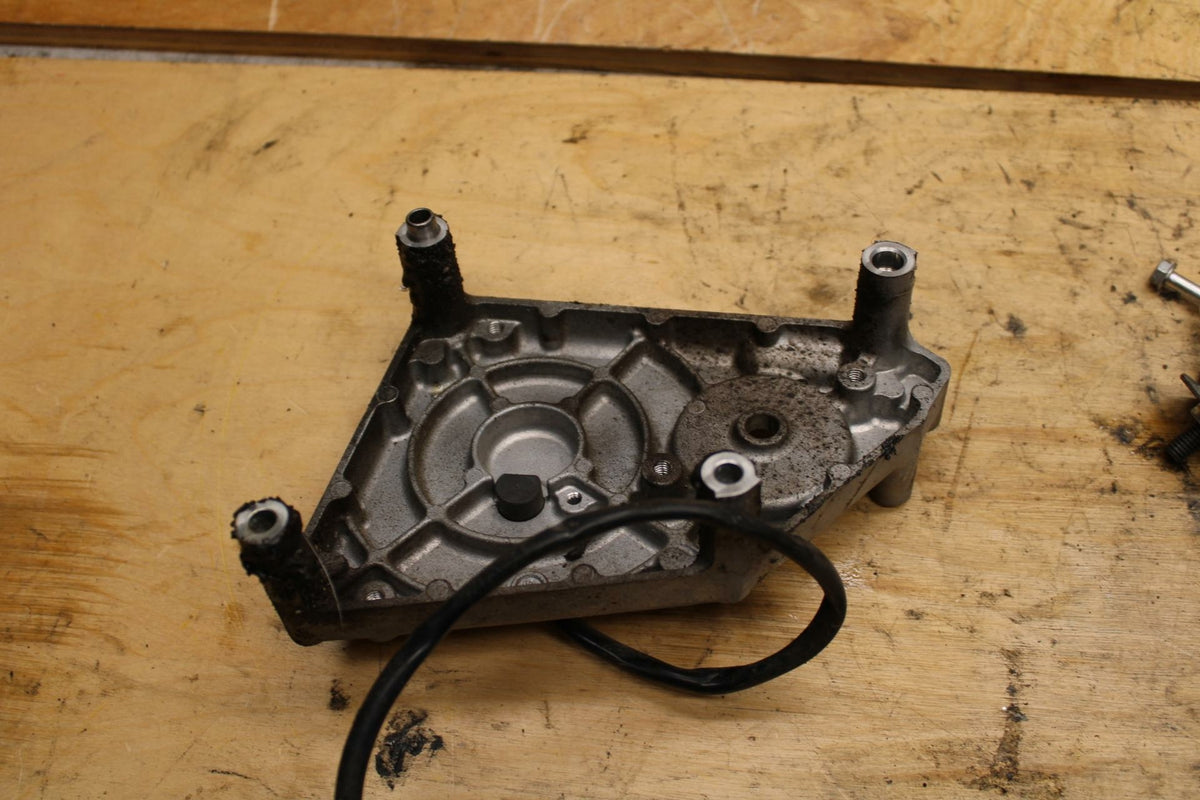07-12 SUZUKI BANDIT 650S SPEED SPEEDOMETER SENSOR BRACKET BB328