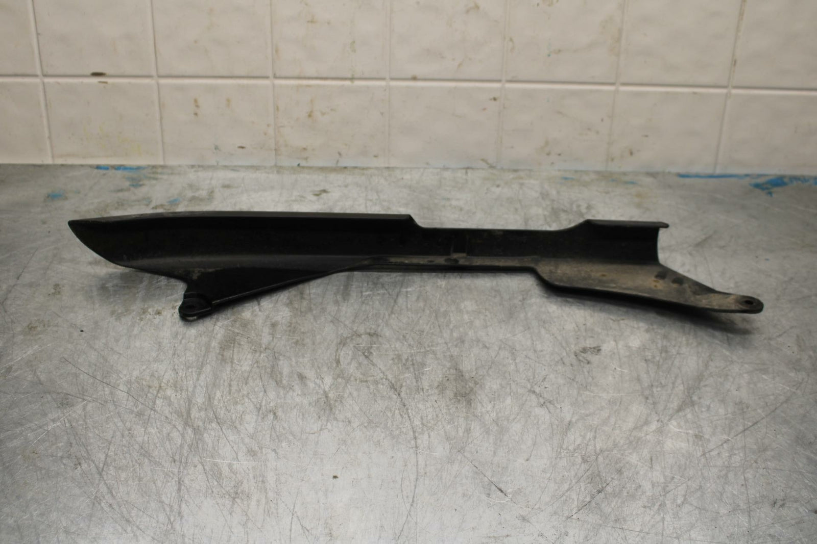 19-20 KAWASAKI NINJA ZX6R REAR BACK DRIVE CHAIN GUARD COVER SHIELD BB419