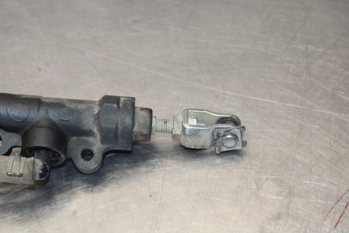 15 TRIUMPH TIGER 800 REAR BACK BRAKE MASTER CYLINDER W RESERVOIR BB873