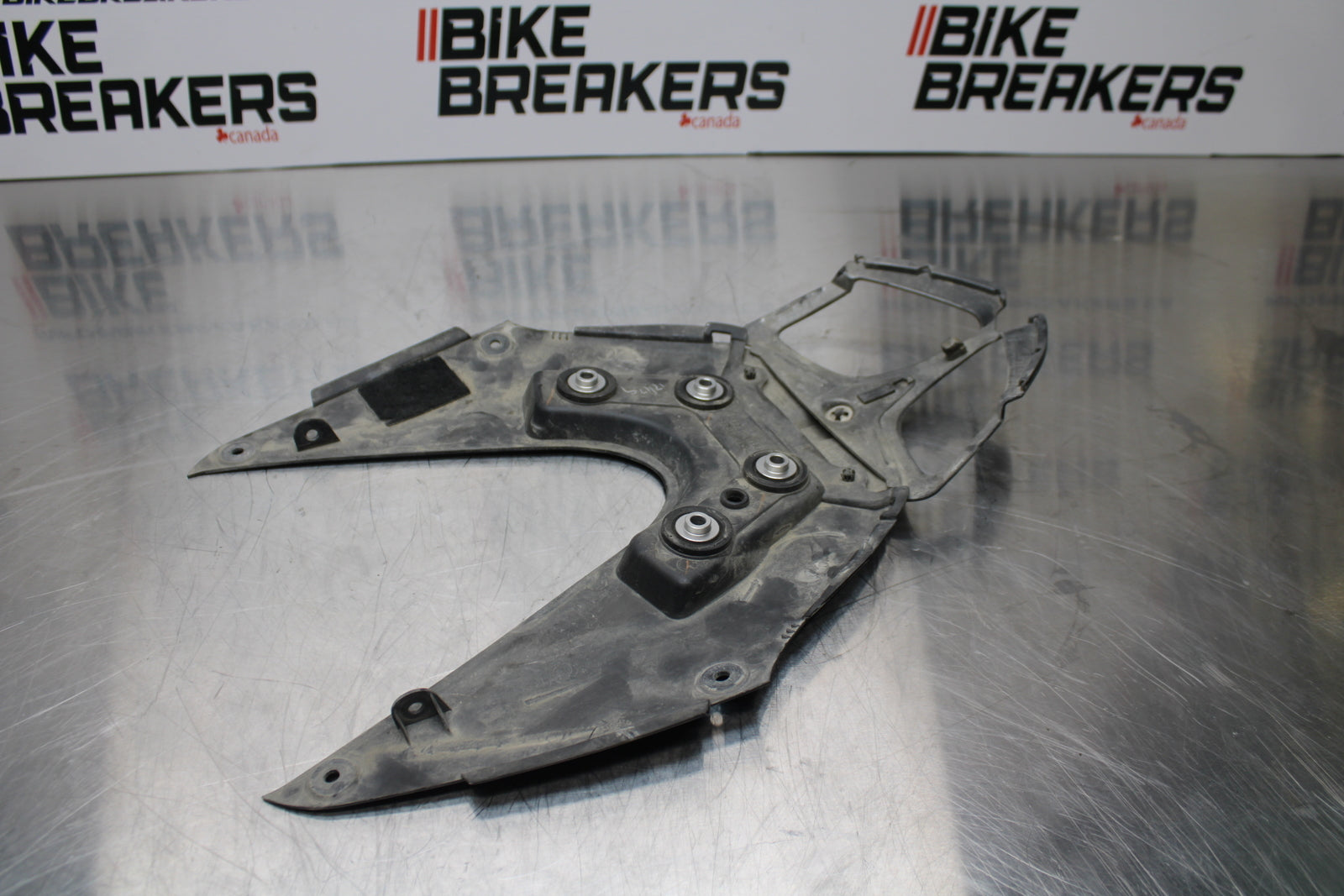 11 SUZUKI GSXR1000 REAR BACK TAIL UNDERTAIL FAIRING COWL FENDER BB142