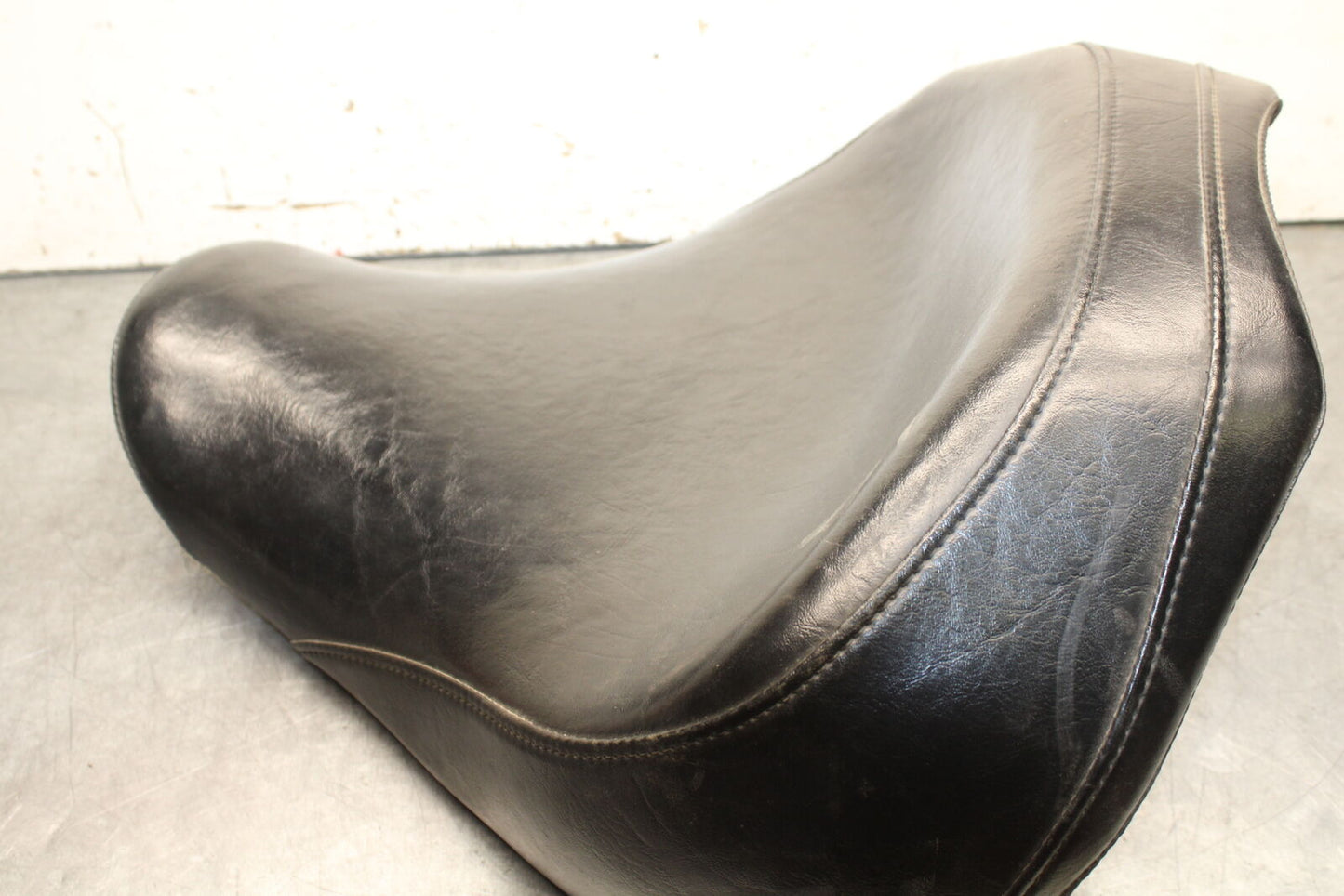 14-15 YAMAHA V STAR 1300 XVS1300CT TOURER FRONT DRIVERS SEAT BB722