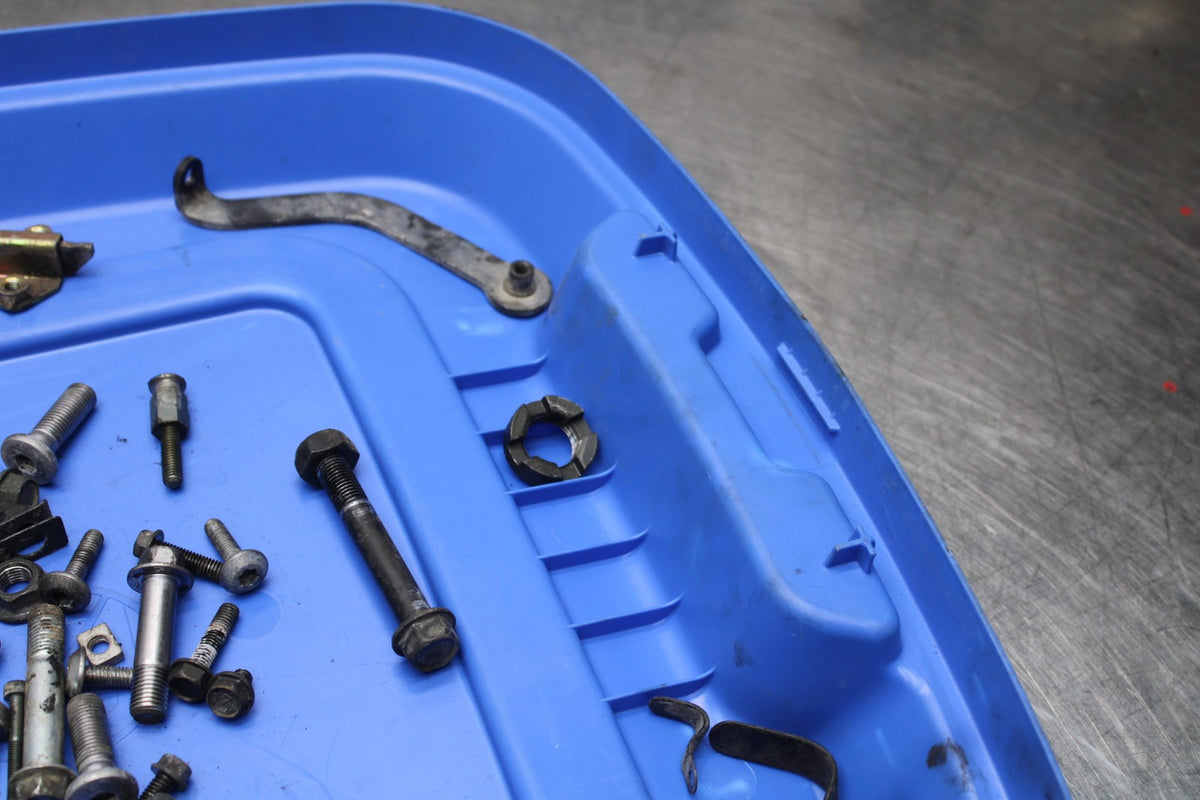 06 KAWASAKI Z750 BOLTS HARDWARE MOTOR SCREWS BB837