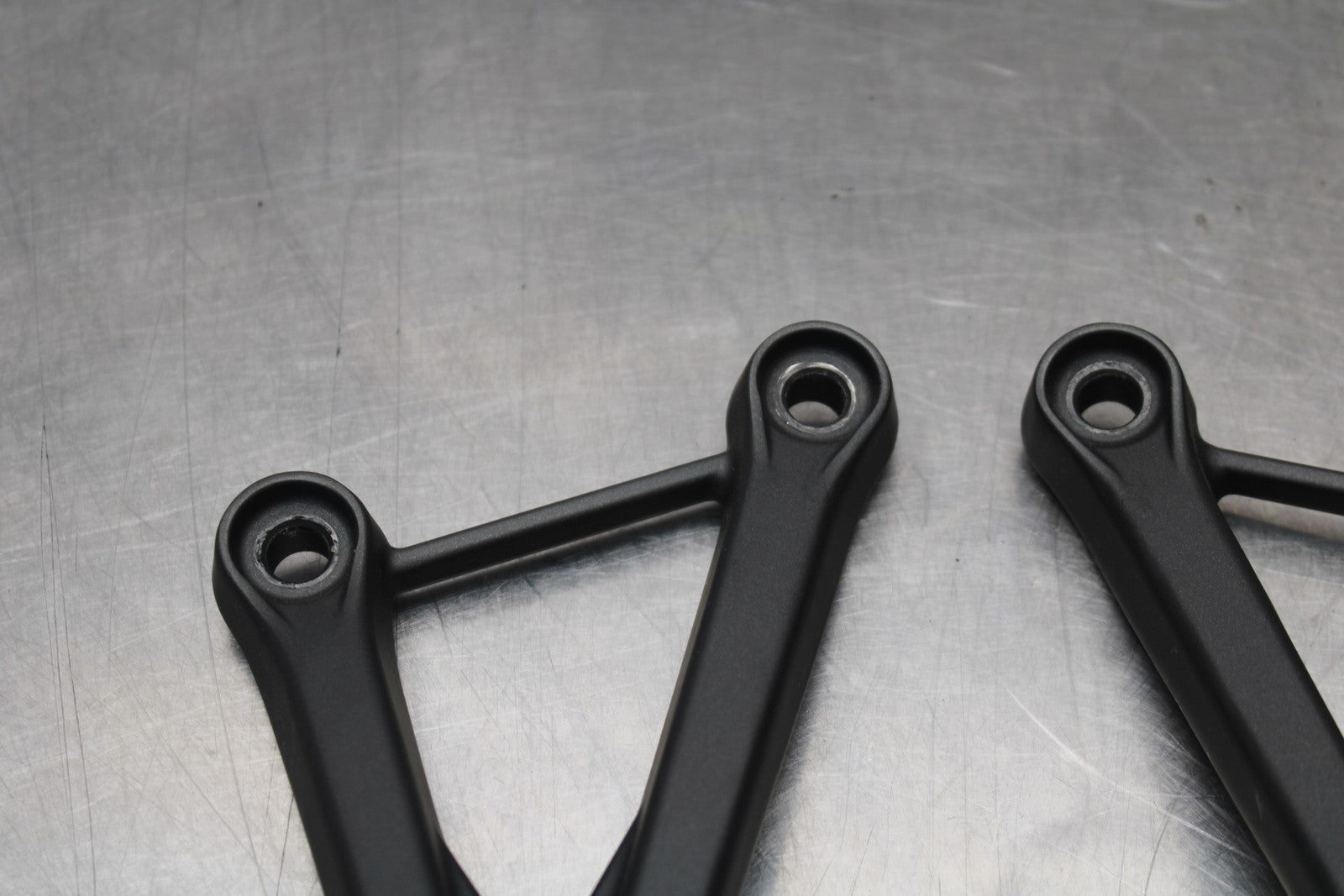 24-25 KAWASAKI NINJA ZX4R REAR BACK PASSENGER PEG SET PAIR BB610