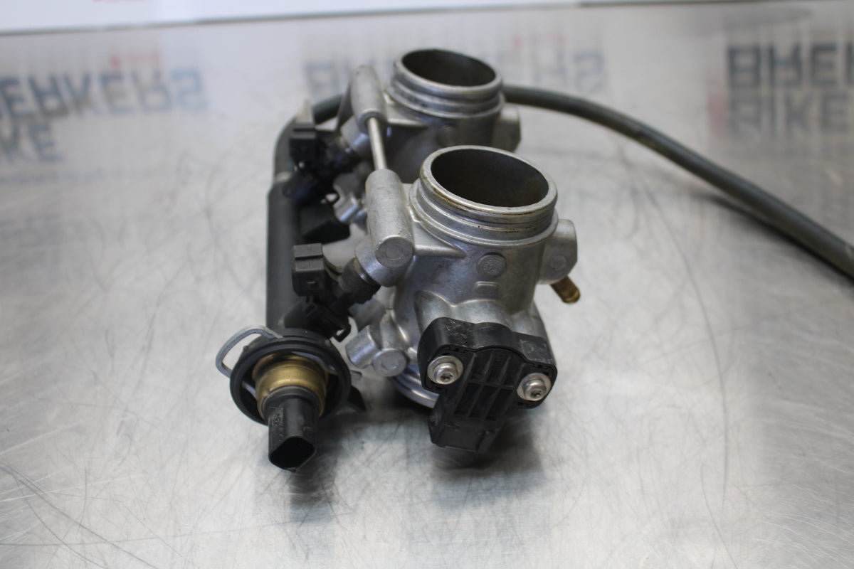 06-12 BMW F800ST MAIN FUEL INJECTORS / THROTTLE BODIES BB144
