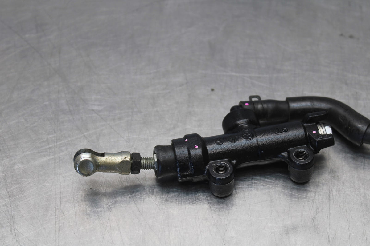23-26 KAWASAKI NINJA ZX4RR REAR BACK BRAKE MASTER CYLINDER W RESERVOIR BB898