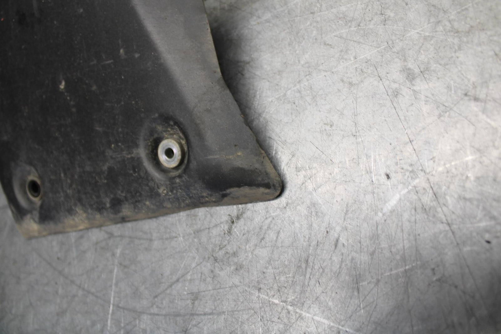 2012 Kawasaki Ninja ZX6R REAR MUFFLER EXHAUST PIPE COVER HEAT SHIELD BB529